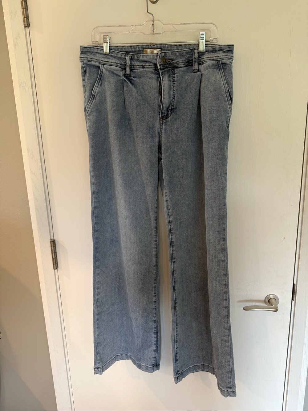 Kut from the Kloth “Jean” Mid-rise, Wide-Leg Women's Jeans